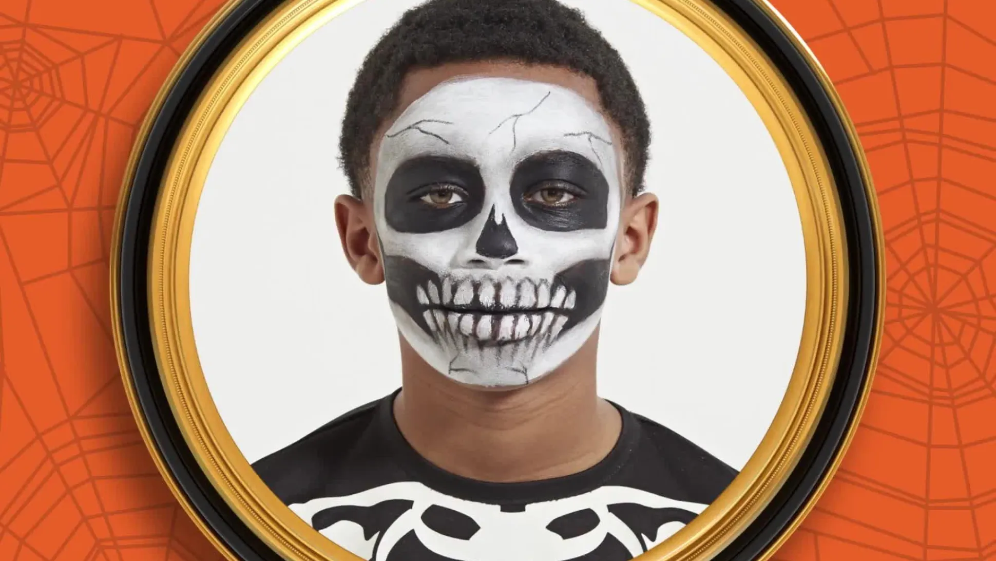 Store Black & White Makeup Kit Makeup