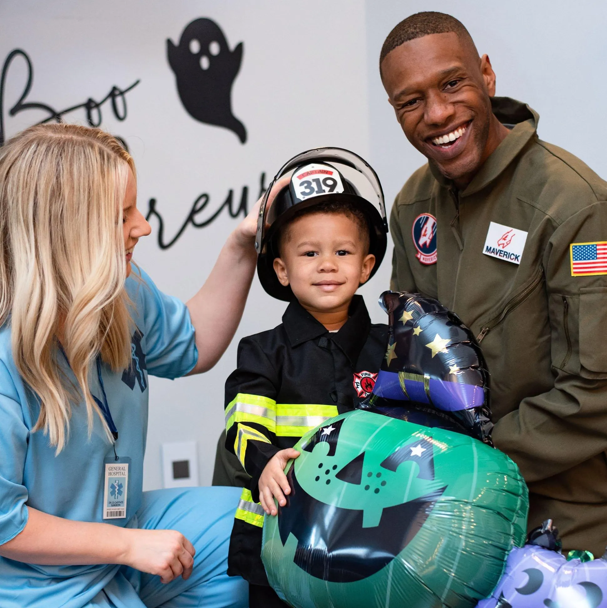 Party City Friendly Halloween Jack-O'-Lantern Trio Foil Cluster Balloon, 29In X 33In| Balloons