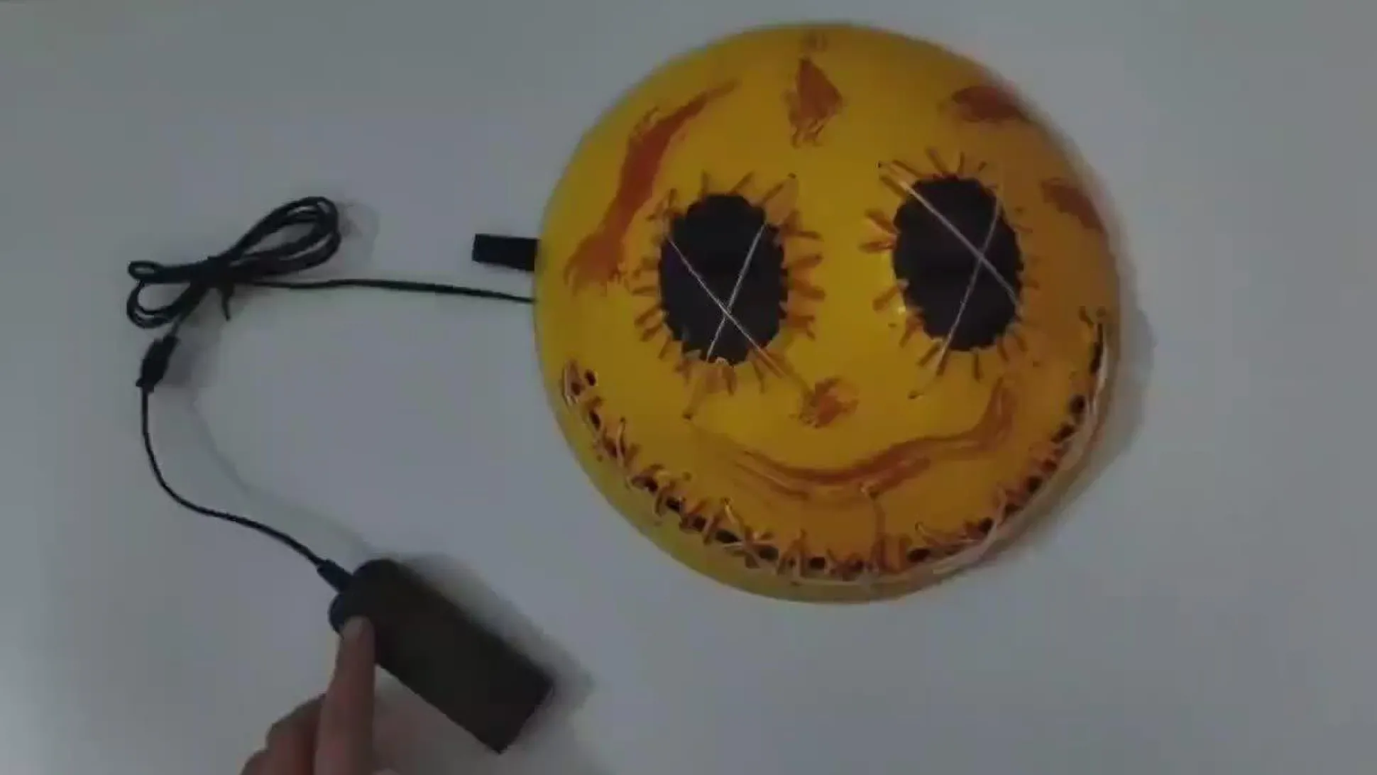 Cheap Light-Up Smiley Face Mask, 16In Scary