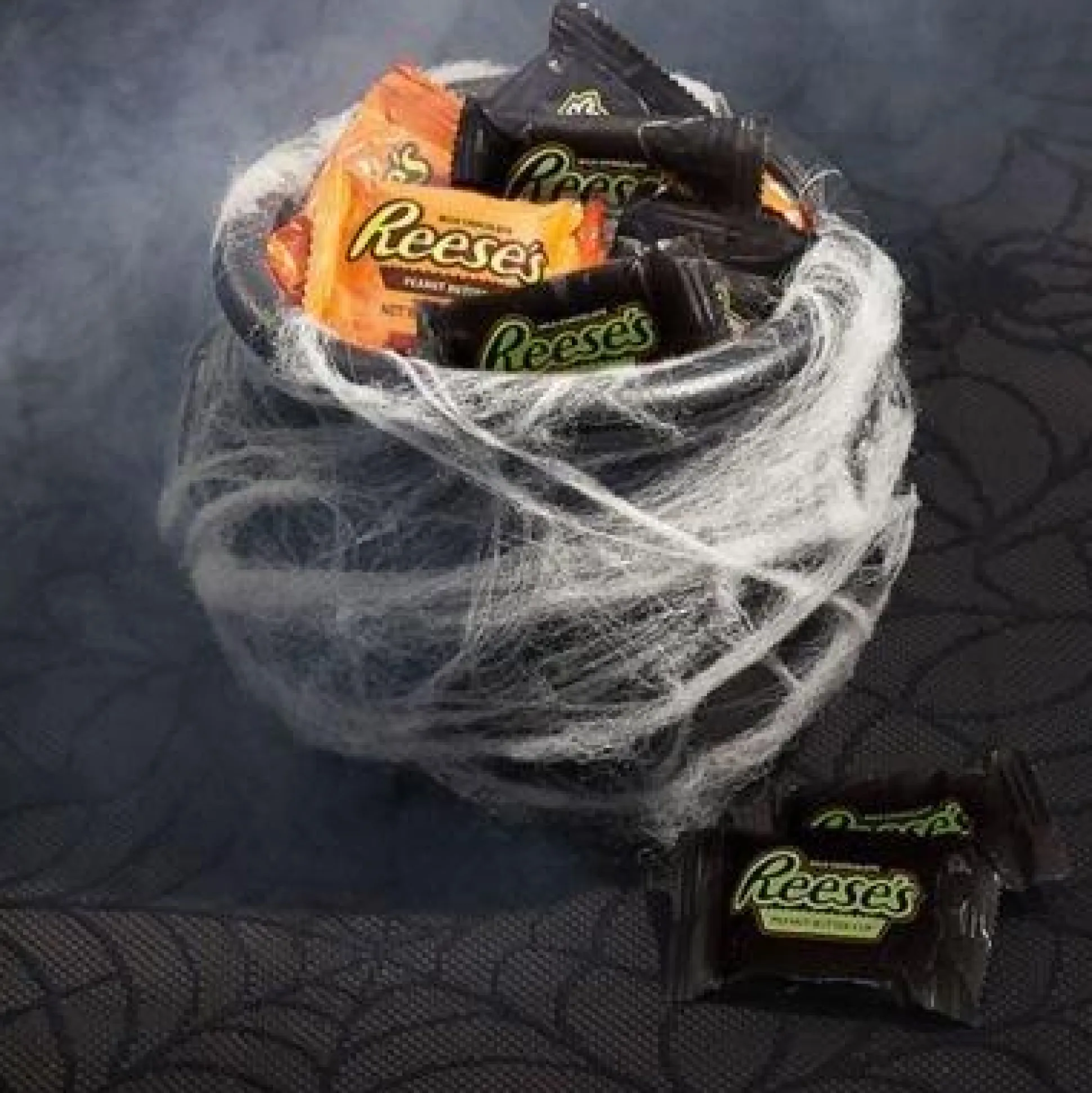 Party City White Stretch Spider Web, 400 Sq Ft| Spiders & Webbing